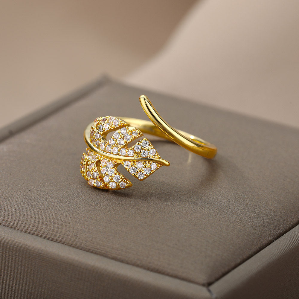 Complete Your Look with the Adjustable Vintage Midsummer Leaf Ring