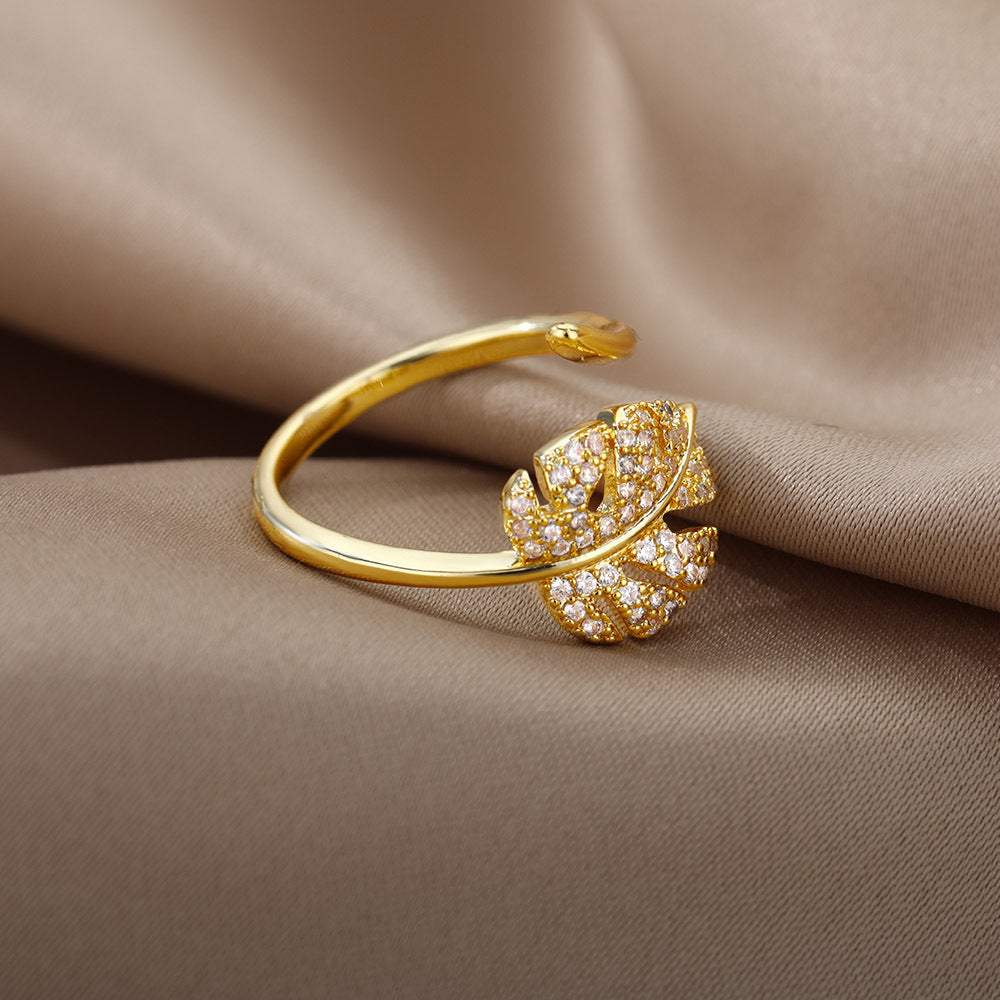 Complete Your Look with the Adjustable Vintage Midsummer Leaf Ring