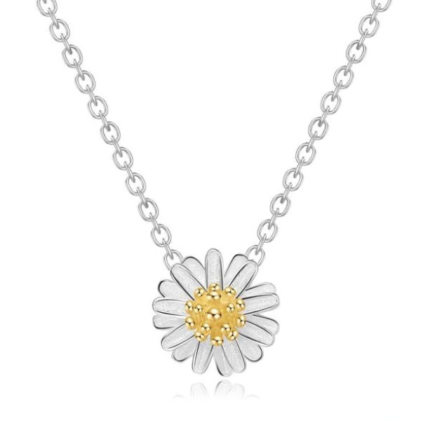 Small Daisy Necklace