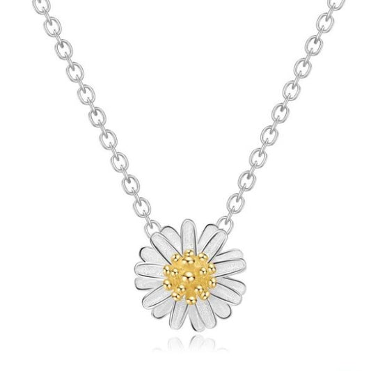 Small Daisy Necklace