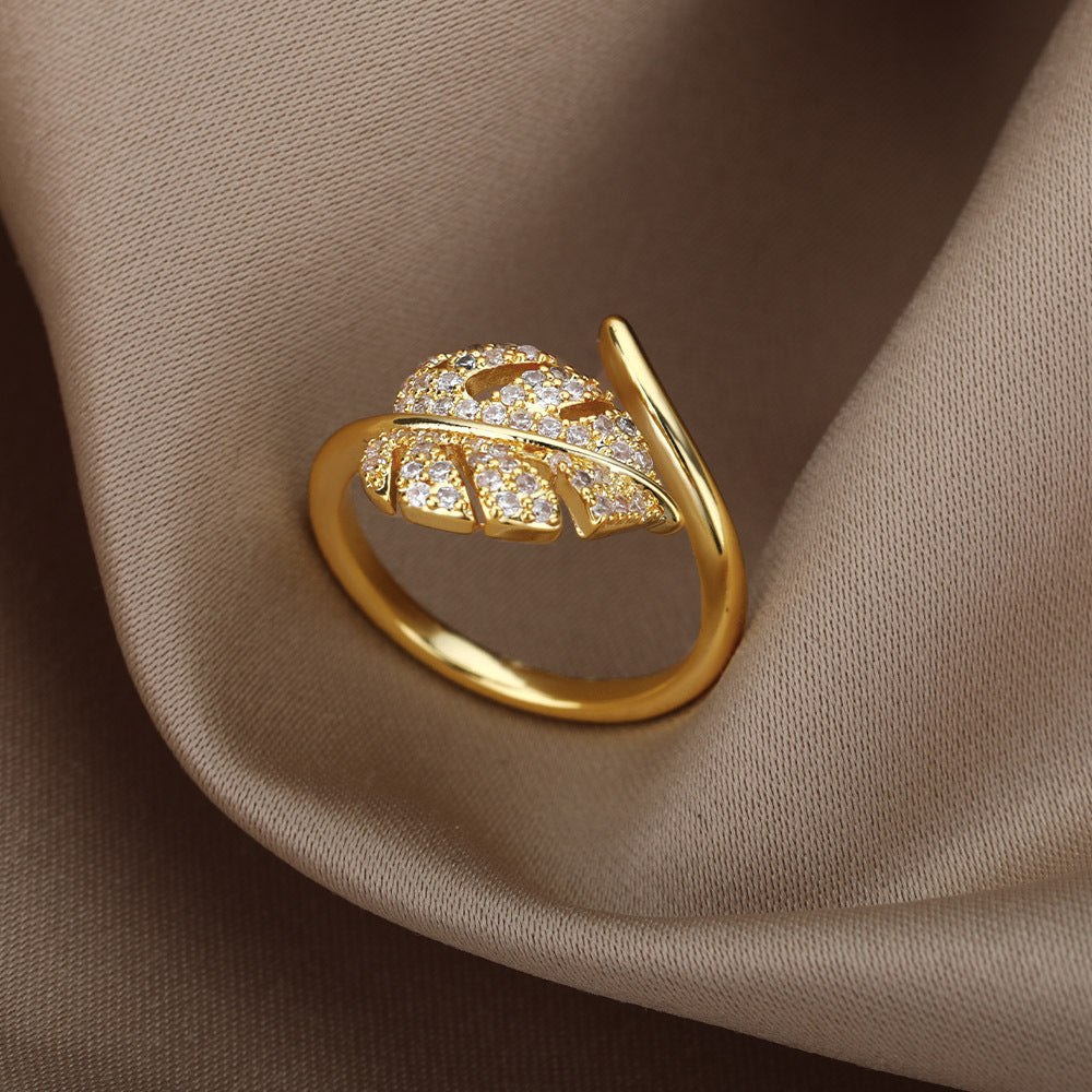 Complete Your Look with the Adjustable Vintage Midsummer Leaf Ring