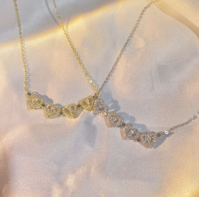 Magnetic Folding Heart Clover Necklace