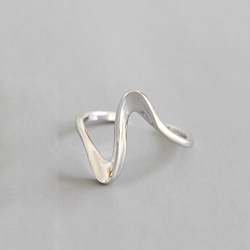 Adjustable ChicLine™ Wide Wave Ring - Chicandbling